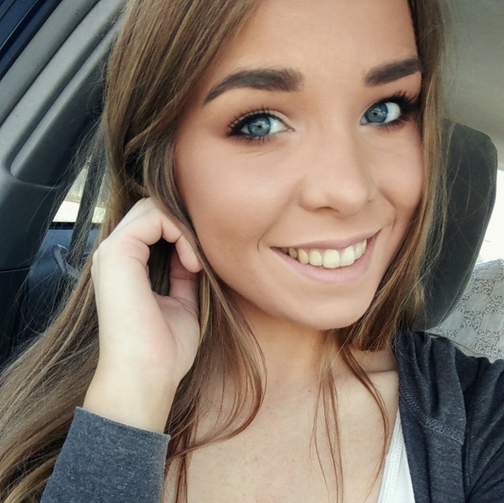 Meet your Posher, Hayley